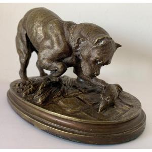 Chien Jouant Avec un petit rat , Sculpture En Bronze