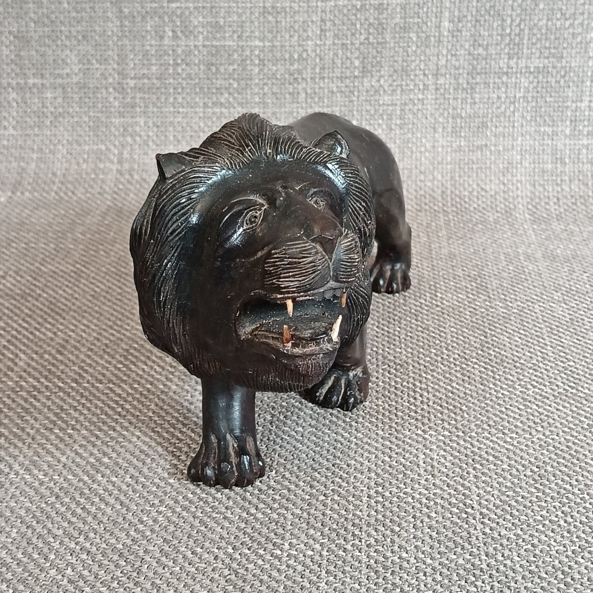 Pair Of Lions – Patinated Exotic Wood Sculptures – Indochina – Early 20th Century-photo-4