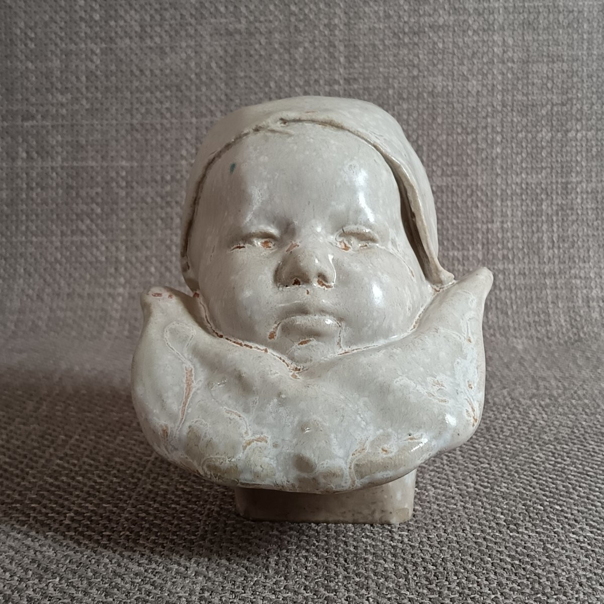 Alexis Boissonnet d'après Jean-Joseph Carriès – Le bébé à la colerette – grès aux émaux céladon-photo-2