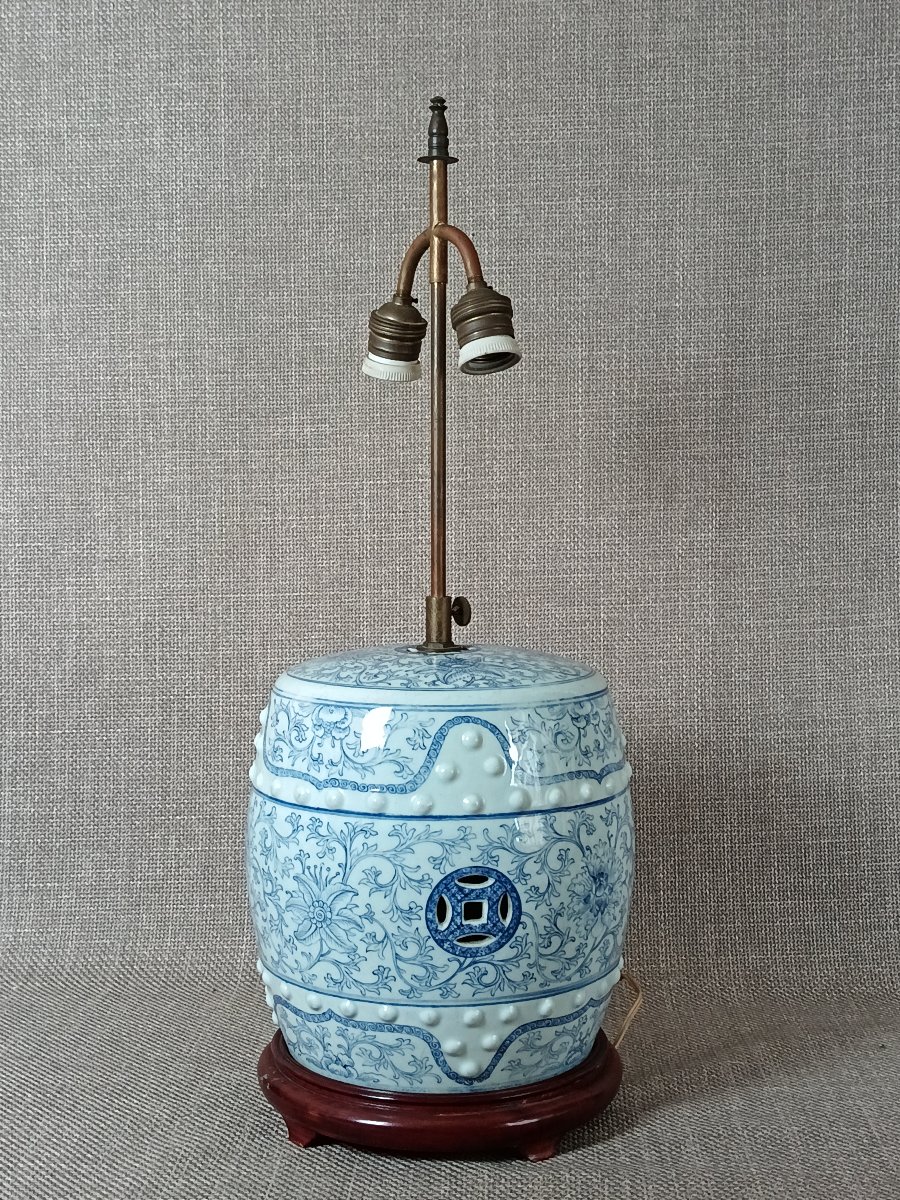 Tabouret de jardin en porcelaine bleue blanc, Chine, XIX°, monté en lampe -photo-3