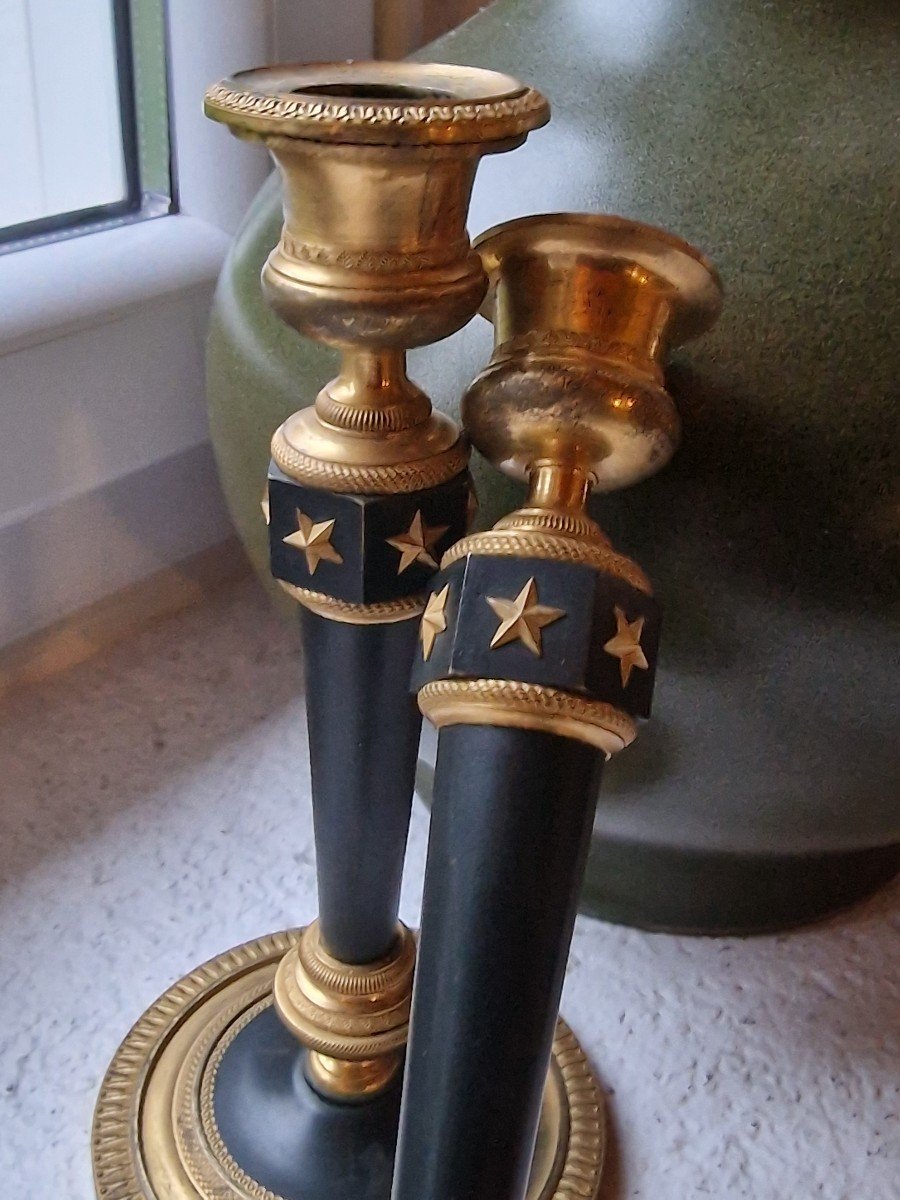 Paire De Bougeoirs empire Aux étoiles En Bronze Double Patine Attribué à Claude Galle-photo-2