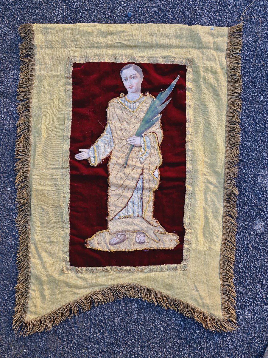 Lot Objets Liturgique Comprenant Une Banière De Procession Et Une étole -photo-2