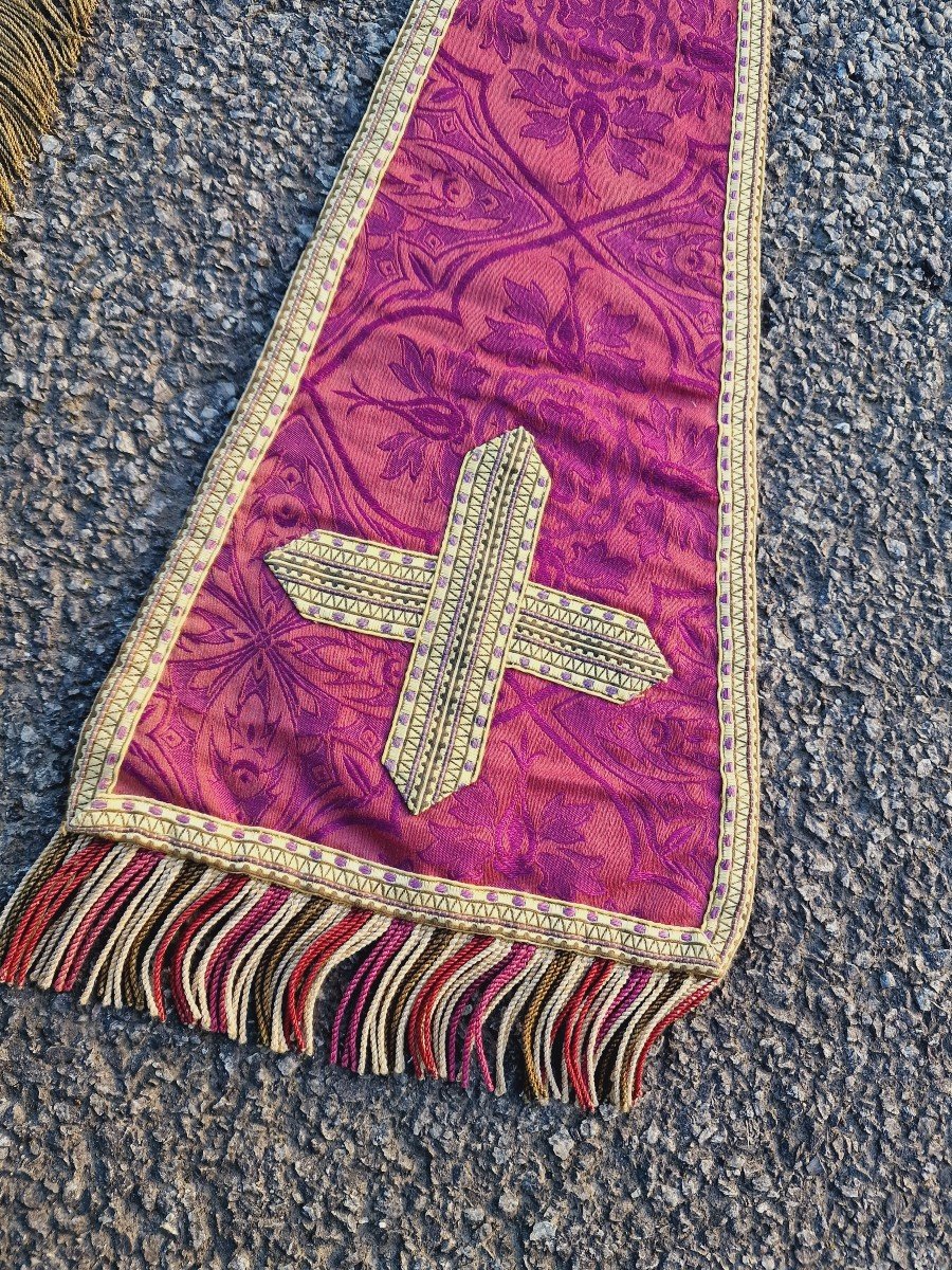 Lot Objets Liturgique Comprenant Une Banière De Procession Et Une étole -photo-3