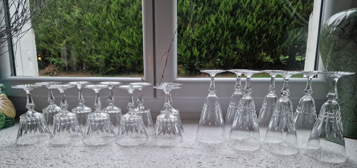 Partie De Service De Verres En Cristal De Baccarat Modèle Piccadilly Dont Coupes à Champagne