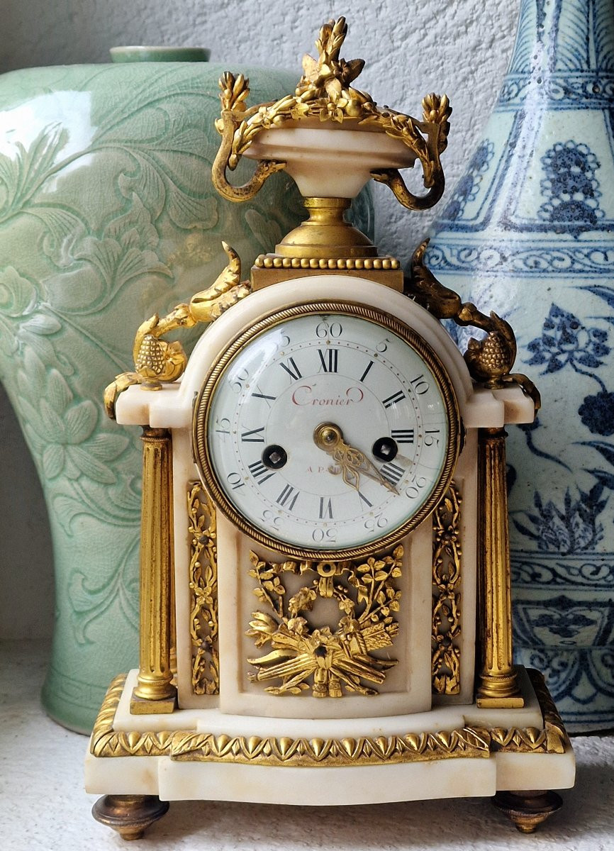 Pendule borne 18ème époque Louis XVI en marbre et bronze doré par cronier à paris -photo-2