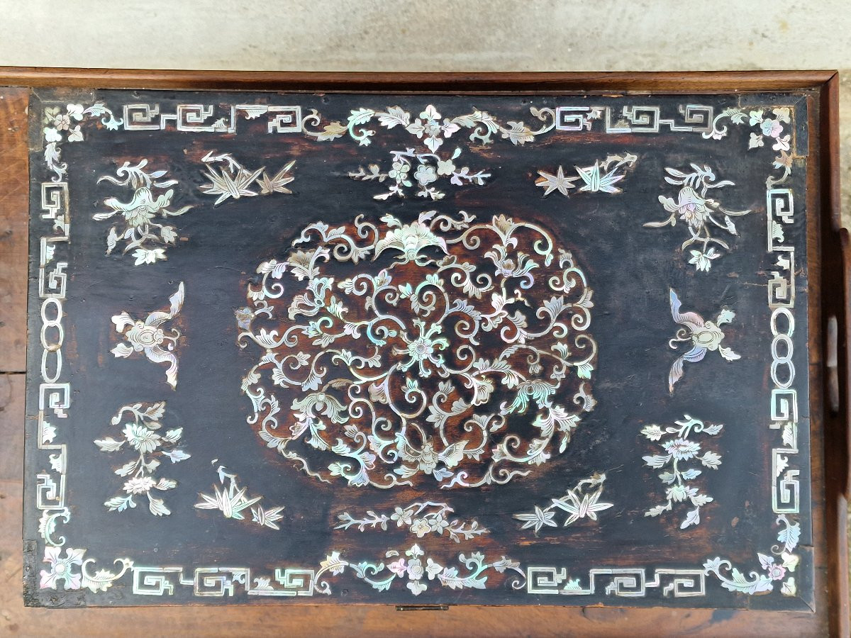 Grand coffret en bois laqué incrusté de nacre provenant de Chine du Sud Vietnam ou Cambodge-photo-3