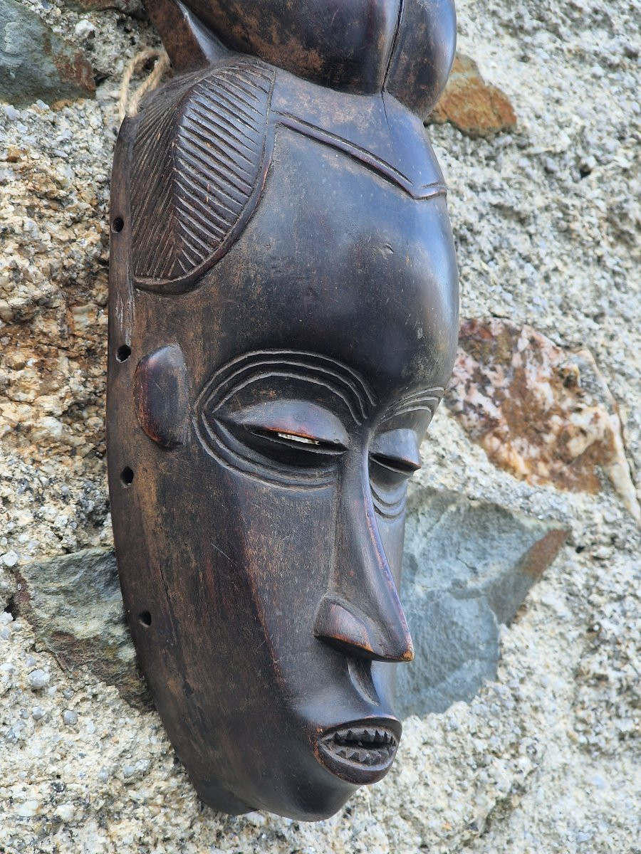 Guro Mask Ivory Coast Topped With A Female Statuette With A Dark Patina-photo-3