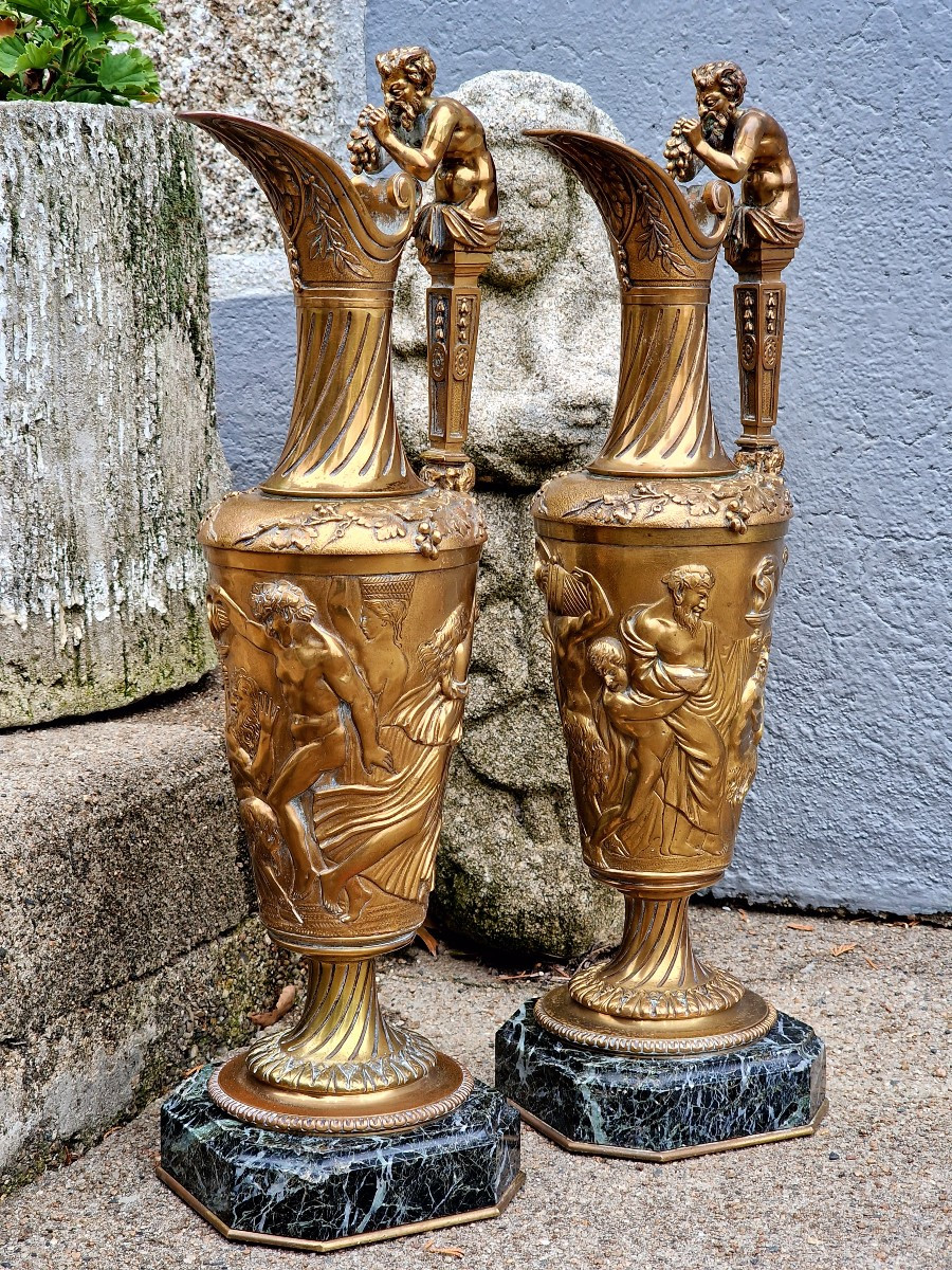 Paire d'aiguières en bronze doré de style néo-classique d'après Claude Michel Clodion bacchus 