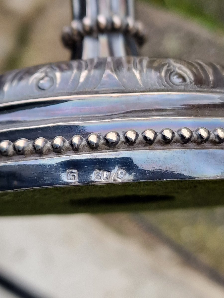 Paire de grands bougeoirs en argent massif décor de profils et guirlandes Belgique Anvers 1787-photo-3