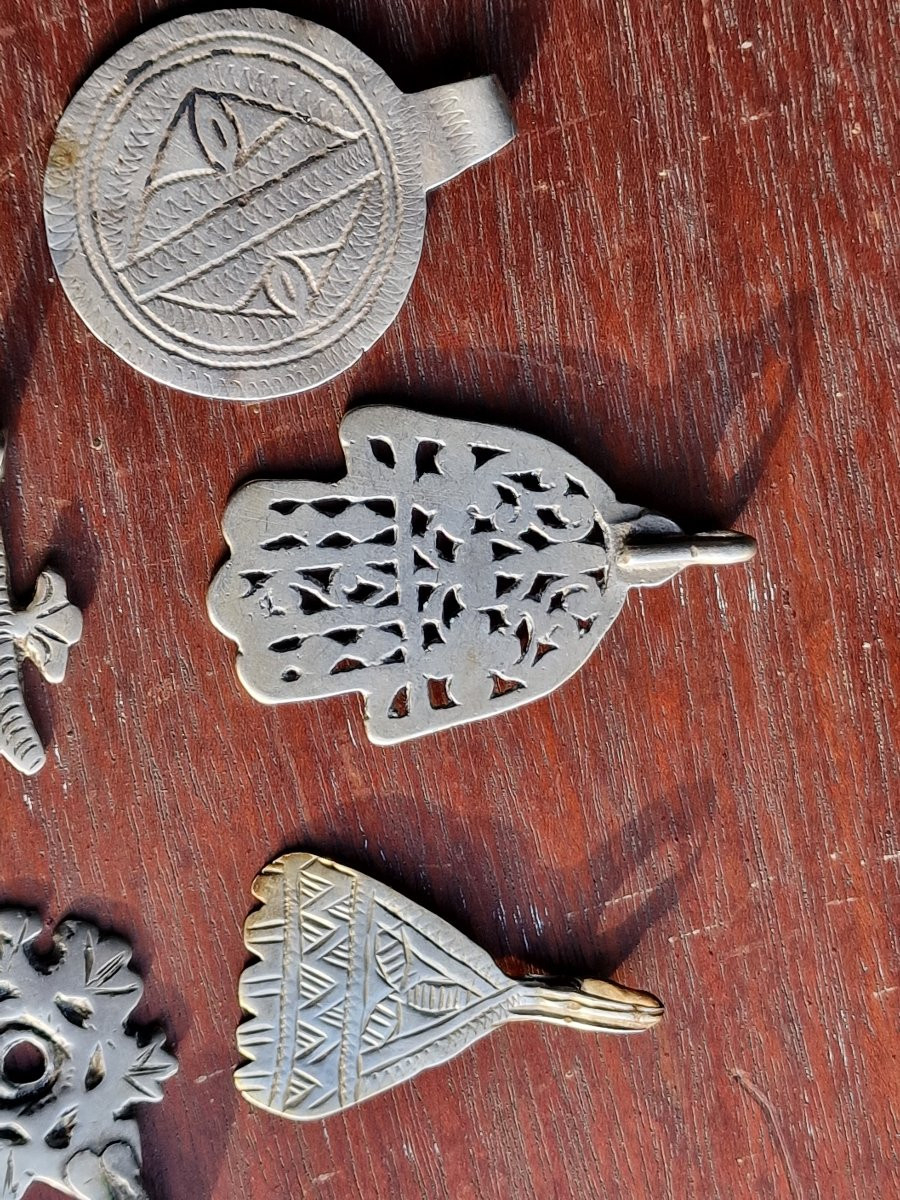 Lot Of Tunisian Silver Oriental Jewelry Including Pendants And Fatima Hands (also Known As La Khomsa) -photo-1