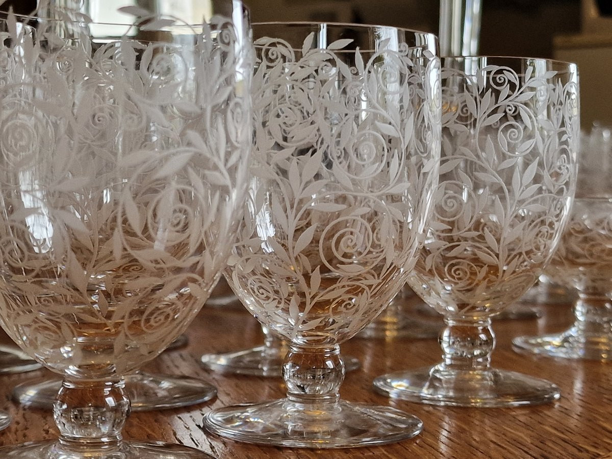 Service de verres Baccarat modèle Golfe Juan décor gravé art déco carafes et coupes champagne-photo-5