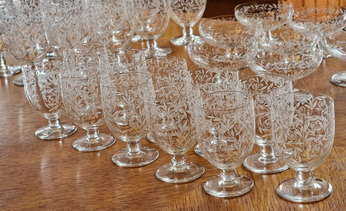 Service de verres Baccarat modèle Golfe Juan décor gravé art déco carafes et coupes champagne-photo-6