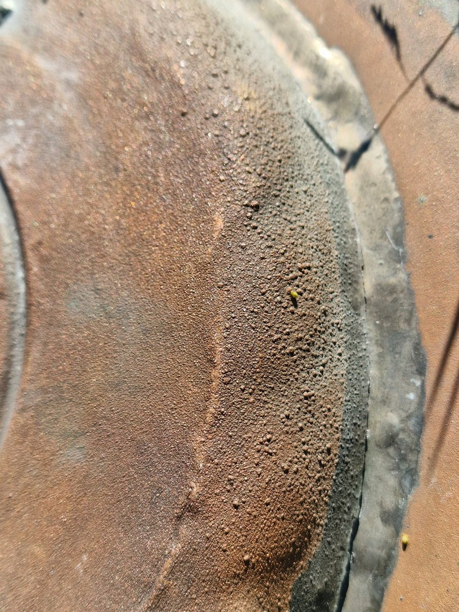 Plat à quêter dit de quête en cuivre repoussé -photo-1