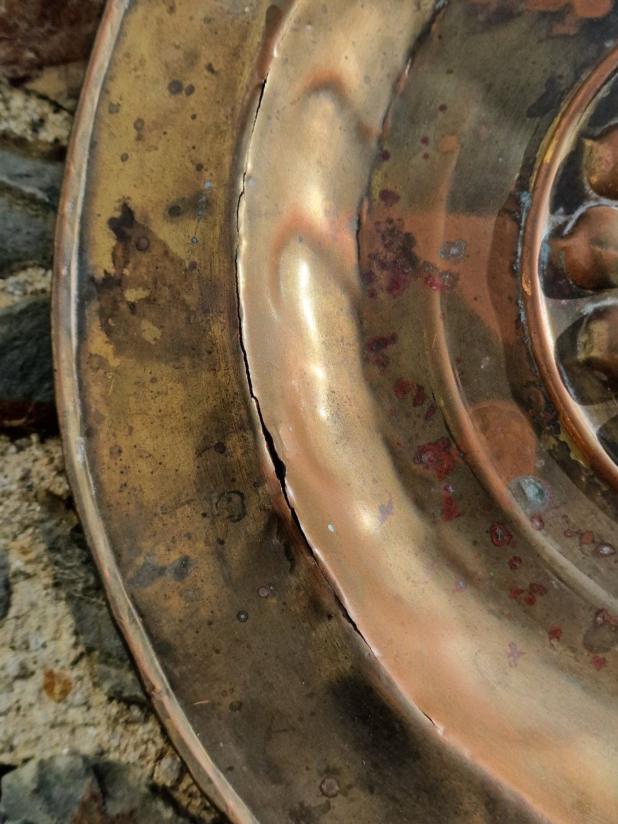 Plat à quêter dit de quête en cuivre repoussé -photo-5