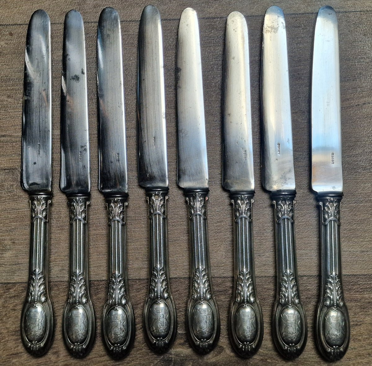 Lot de 8 grands couteaux de table Maison Odiot modèle Grimaldi armoiries comtales aux cerfs-photo-2