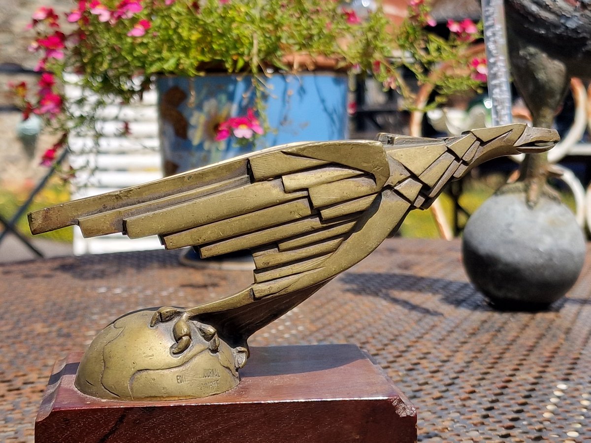 Radiator Cap Mascot By Pierre De Soete: A Soaring Eagle, Ford, In Art Deco-style Bronze -photo-3