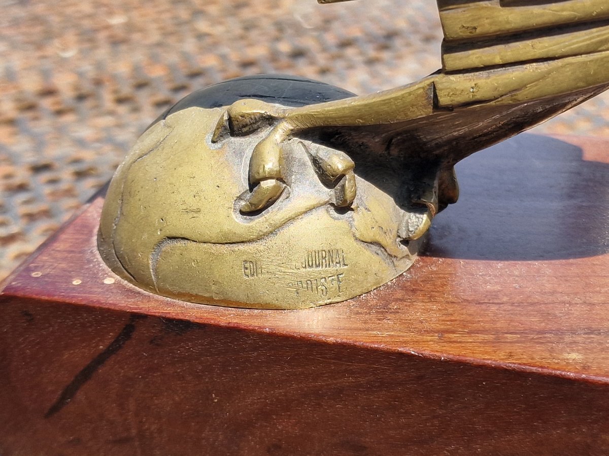 Radiator Cap Mascot By Pierre De Soete: A Soaring Eagle, Ford, In Art Deco-style Bronze -photo-3