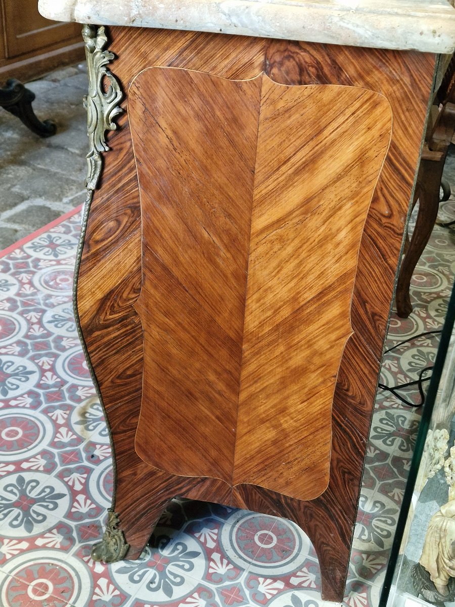 Petite commode galbée d'entre deux  estampillée par Josse Gosselin 18ème en marquéterie-photo-5