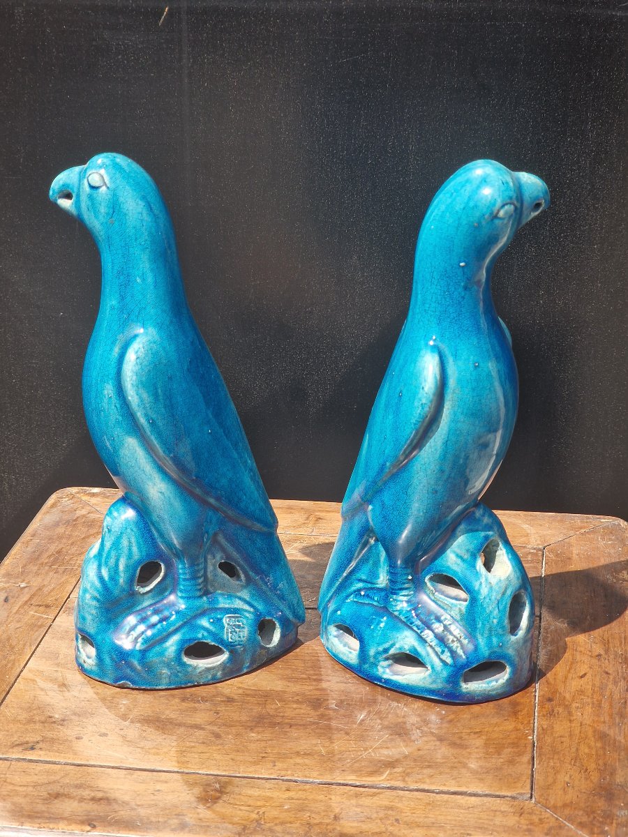 Pair Of Parrot Figurines Made Of Stoneware With A Monochrome Turquoise Glaze, Marked "china Blue"-photo-2