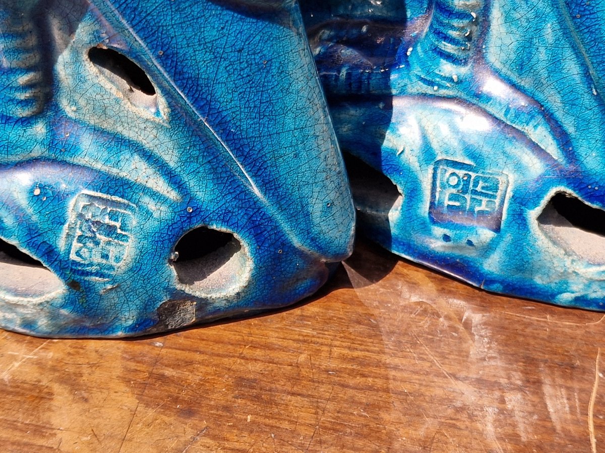 Pair Of Parrot Figurines Made Of Stoneware With A Monochrome Turquoise Glaze, Marked "china Blue"-photo-2