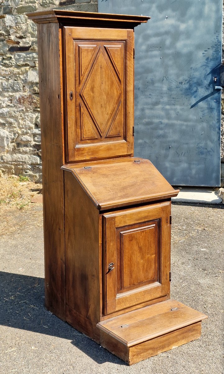 Late 17th-century Walnut Oratory Chair With Diamond-shaped Finials