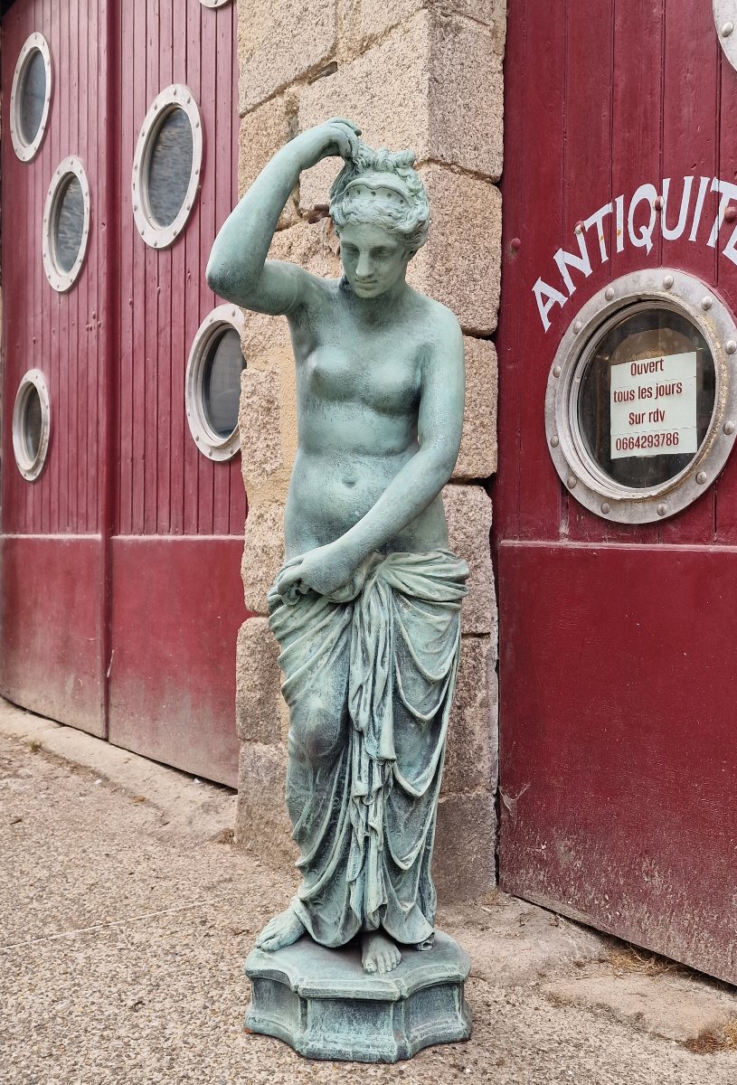 Large Terracotta Statue With An Antique Bronze Patina Depicting Venus Bathing In The Roman Style