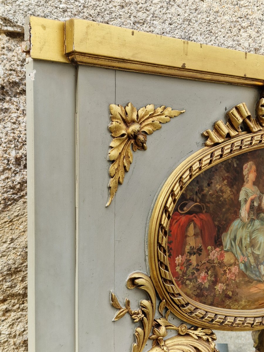 Louis XV–louis XVI-style Trumeau Mirror In Gilded And Painted Wood, Featuring A Painting Of A Romantic Scene-photo-3