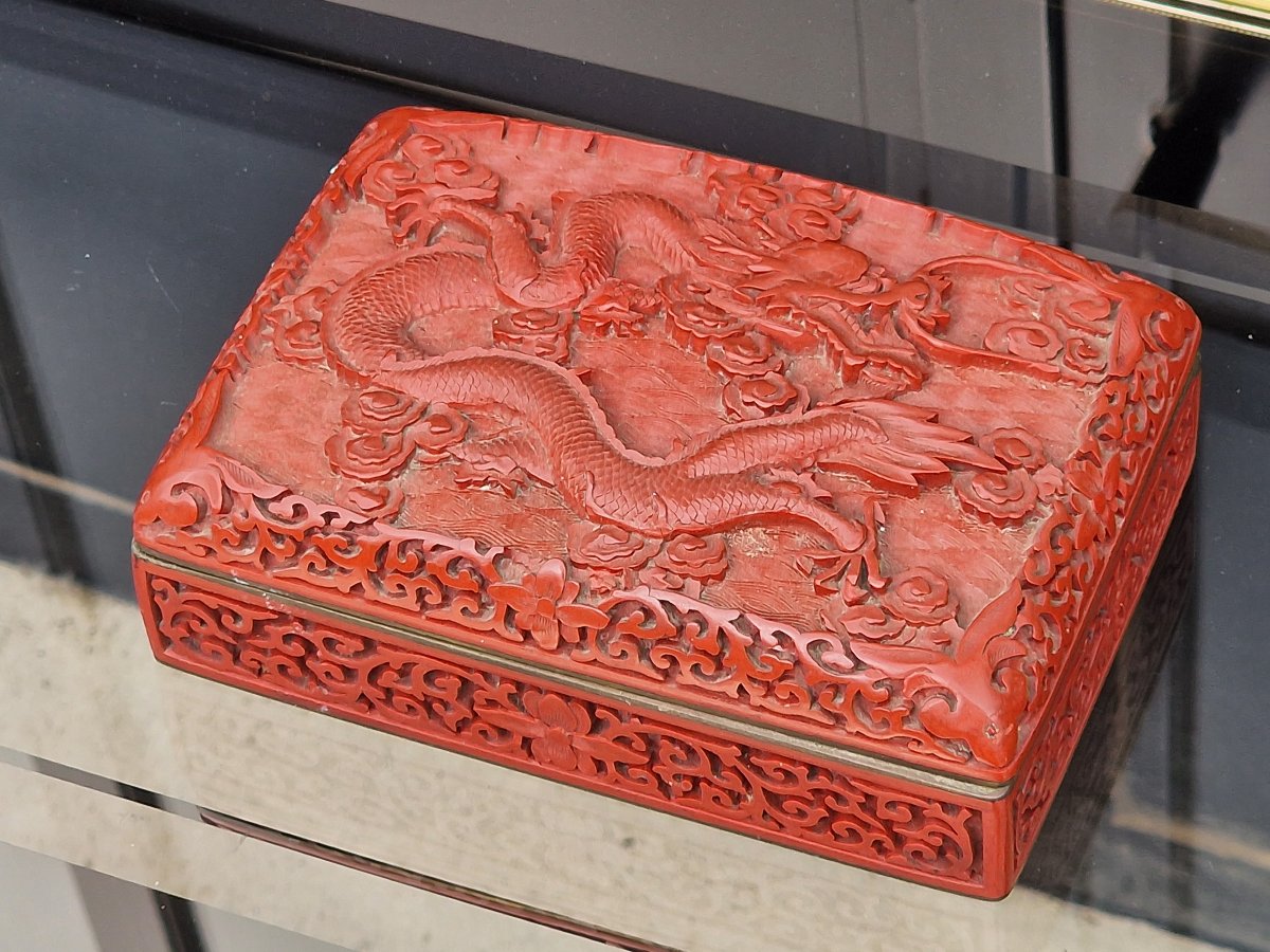 Chinese Box Made Of Cinnabar Lacquer, Decorated With A Five-clawed Imperial Dragon-photo-3