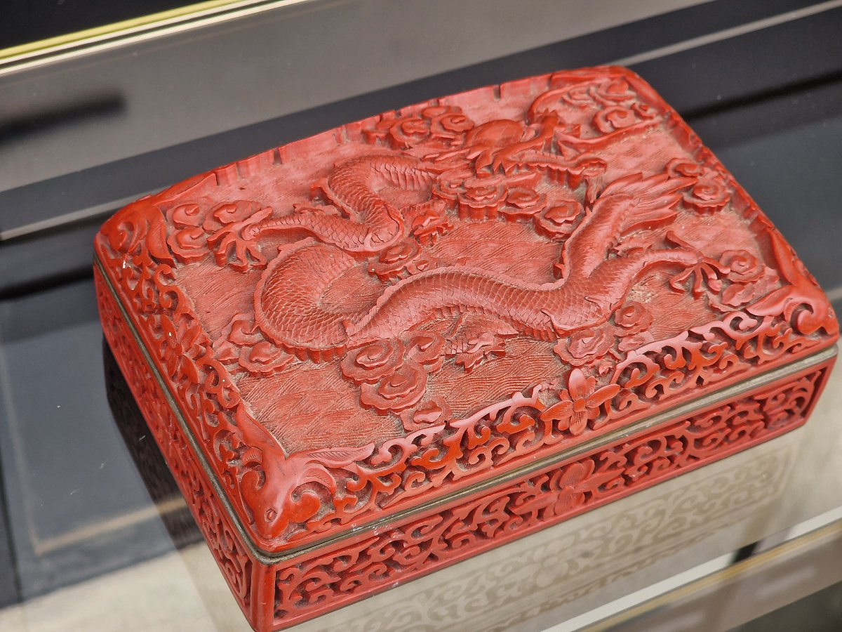 Chinese Box Made Of Cinnabar Lacquer, Decorated With A Five-clawed Imperial Dragon-photo-1