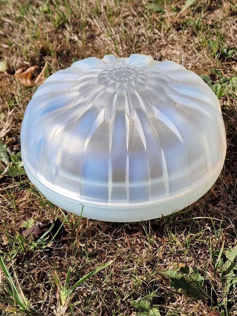 Boite bonbonnière en verre opalescent par André Hunebelle art déco 1930 modèle chrysanthème -photo-3