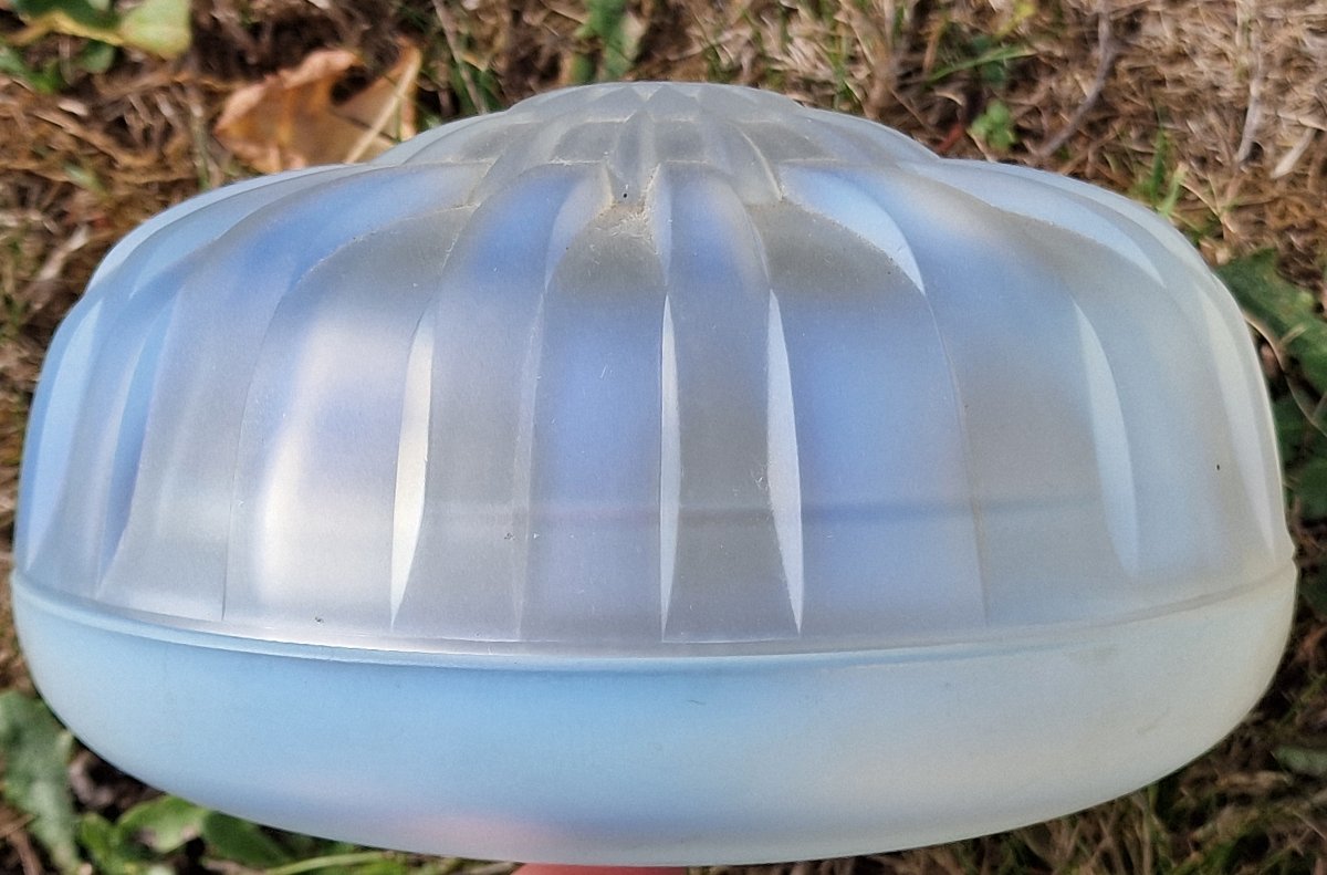 Boite bonbonnière en verre opalescent par André Hunebelle art déco 1930 modèle chrysanthème -photo-4