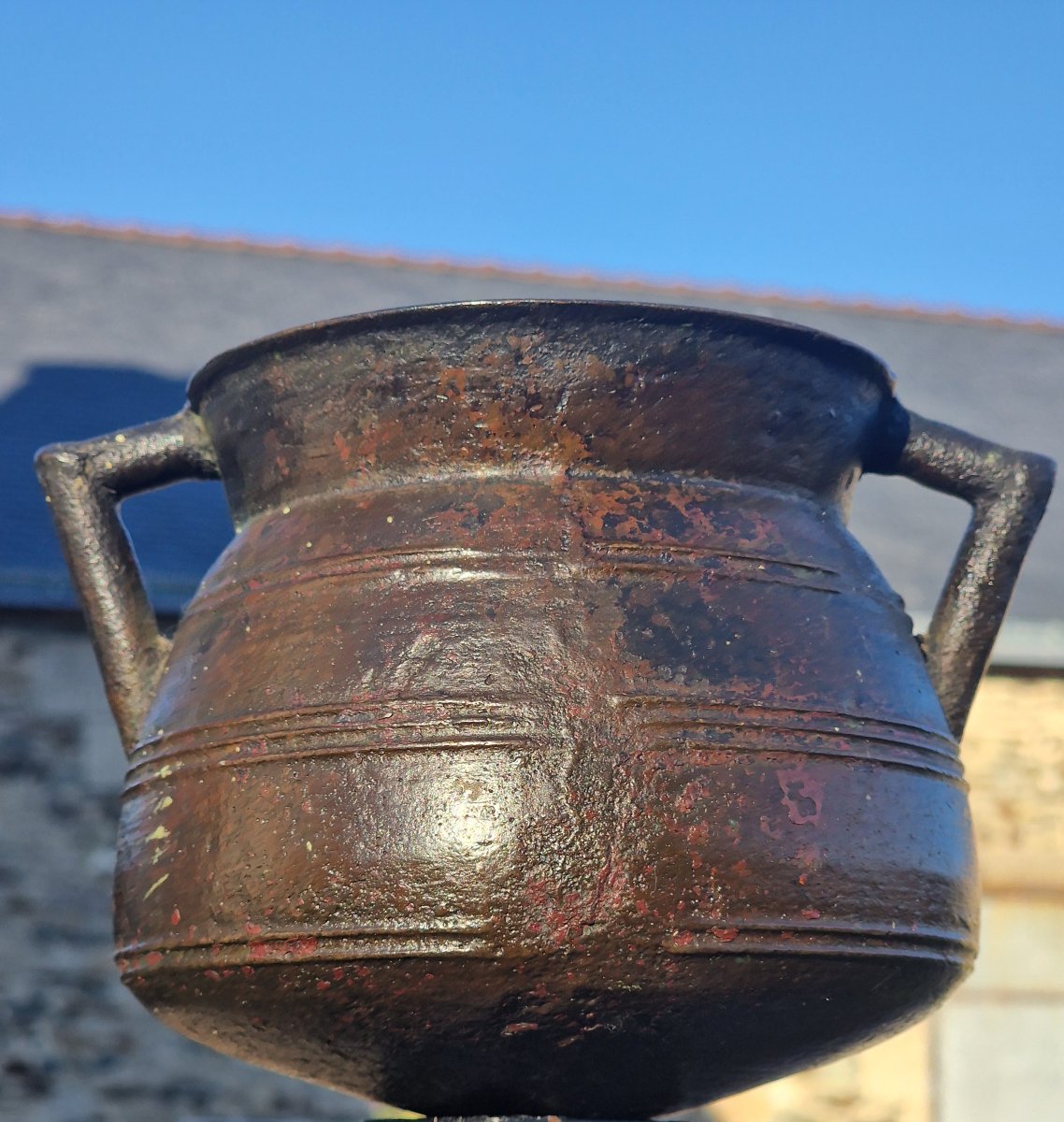 Petite marmite chaudron en bronze fond bombé 17-18ème style haute époque -photo-2