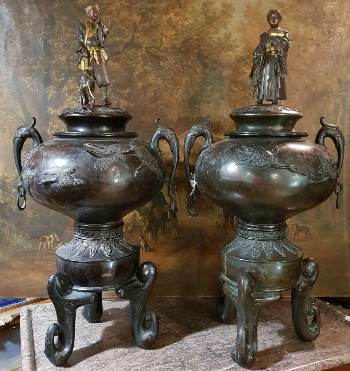 Grande Paire De Pots Couverts Et Prises En Statuettes Attr. Miyao Bronze époque Meiji