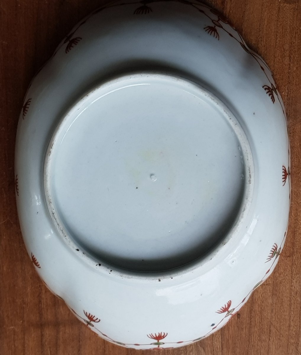 Quatrilobed Porcelain Wucai Dish Kangxi Period (1661-1722) Decor Flowers And Qilins Dyn-photo-3