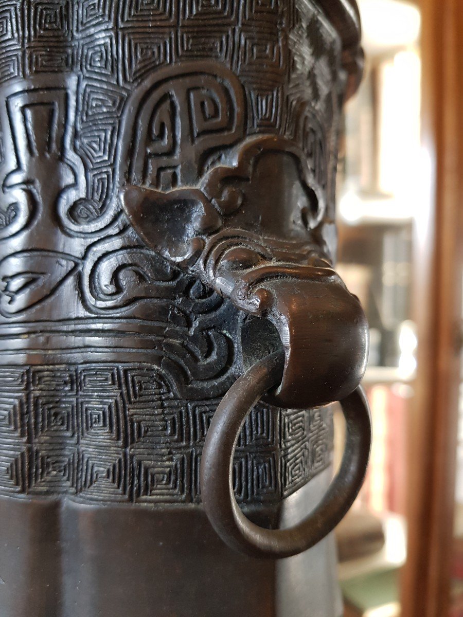 Chinese Archaistic Vase In Bronze With Handles Qing Dynasty Elephant Heads-photo-2