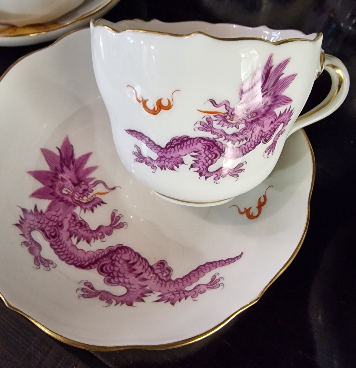 Lot De 3 Tasses Et Sous Tasse Modèle Ming Dragon De Meissen Rose Jaune Et Vert-photo-3