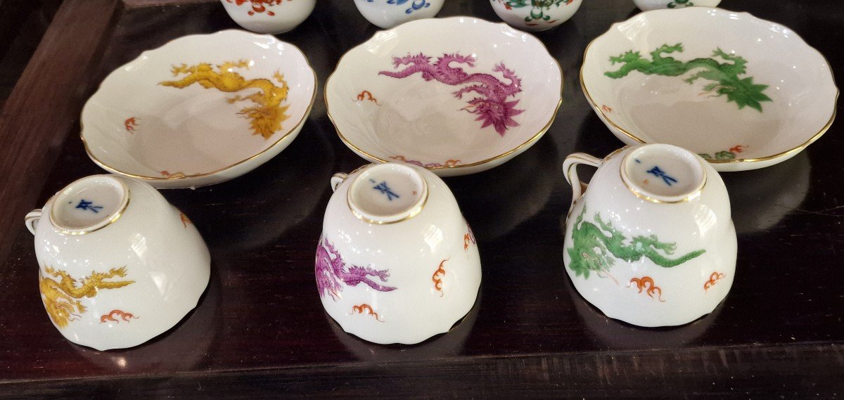 Lot De 3 Tasses Et Sous Tasse Modèle Ming Dragon De Meissen Rose Jaune Et Vert-photo-1