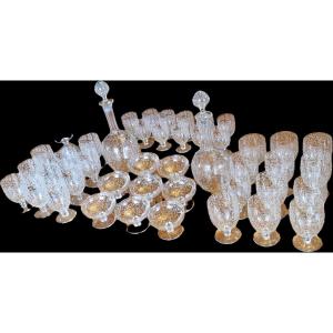 Service de verres Baccarat modèle Golfe Juan décor gravé art déco carafes et coupes champagne