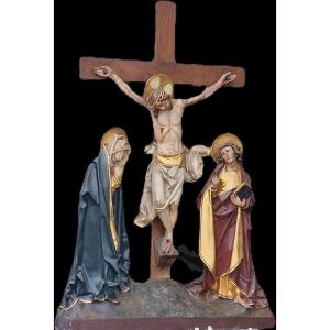 Importante statue calvaire style gothique polychrome et doré avec le christ en croix