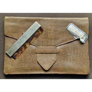 Pochette en lézard du maroquinier de luxe G.Desprez 191 rue Saint Honoré à Paris Coco Chanel