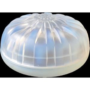 Boite bonbonnière en verre opalescent par André Hunebelle art déco 1930 modèle chrysanthème 