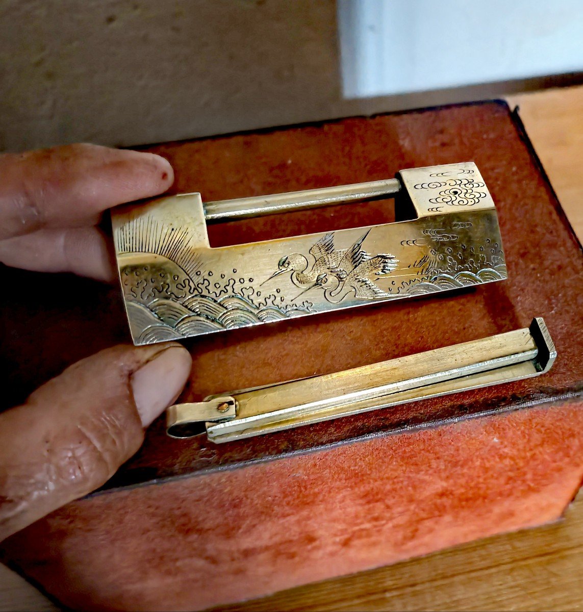 Great Wedding Furniture Padlock, Engraved Brass, Chinese 19th Century, Double System, Signed, Birds In Waves-photo-4