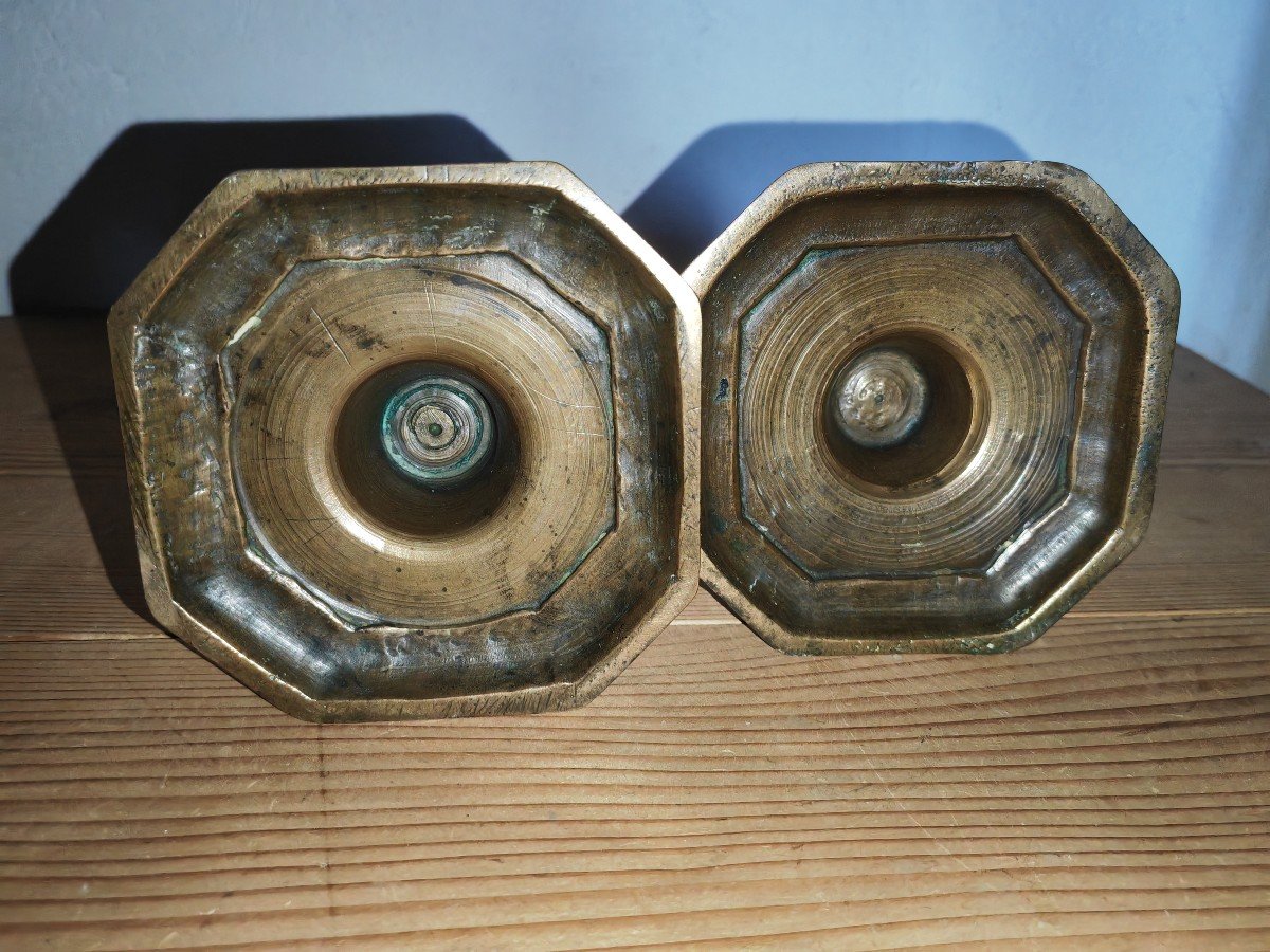 2 Bougeoirs Oignons, Début XVIIIe Siècle, Bronzes De Qualité -photo-1