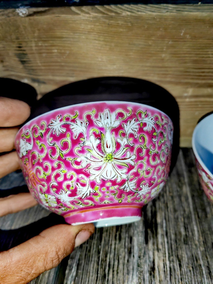 Pair Of Chinese Porcelain Bowls, Late 19th Century, Bats & Flowers, Ruby Background, Guangxu?-photo-3