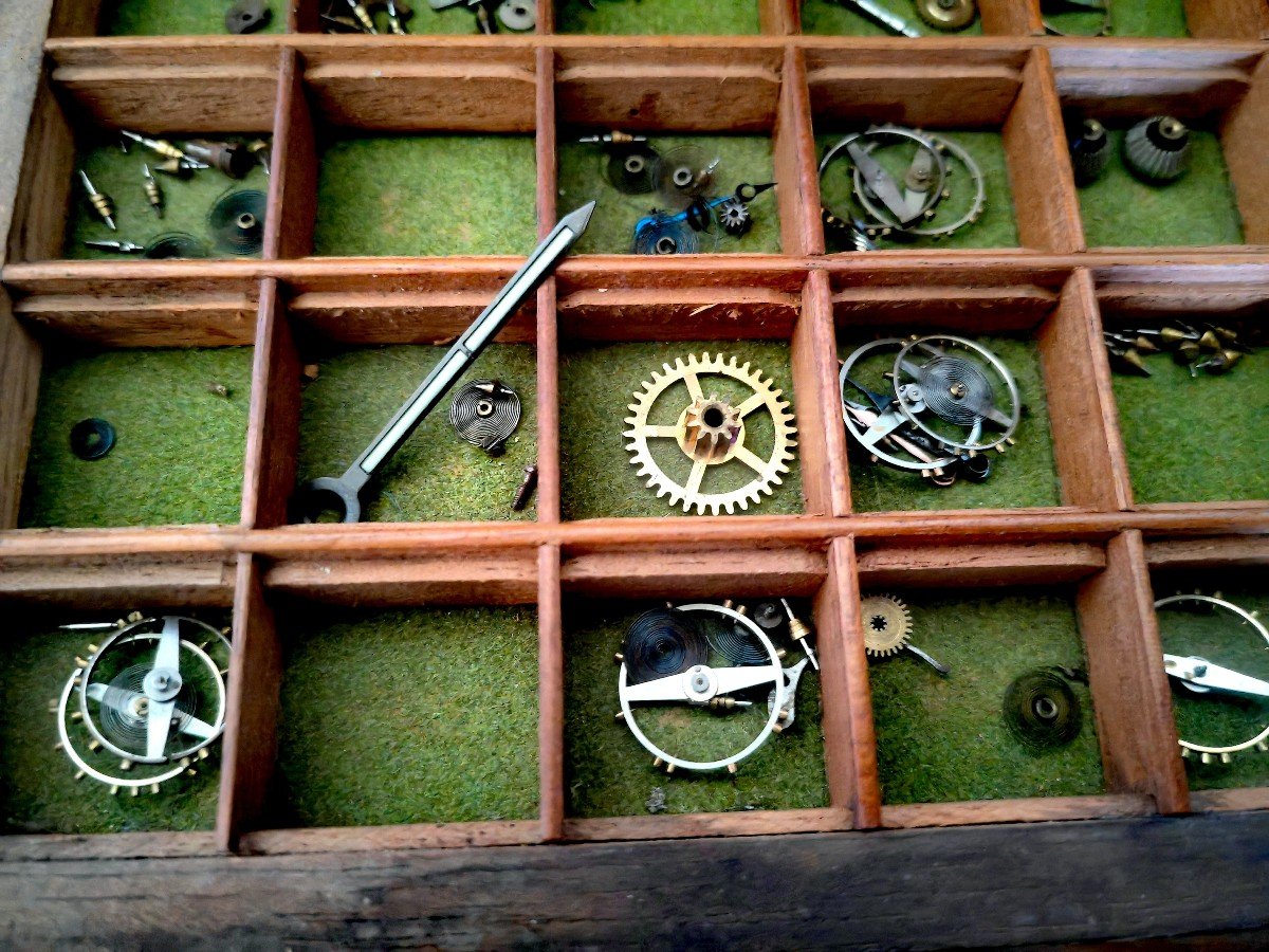 19th Century Box, With Spare Parts All Periods, Watches, Wathmaking, Collection -photo-1