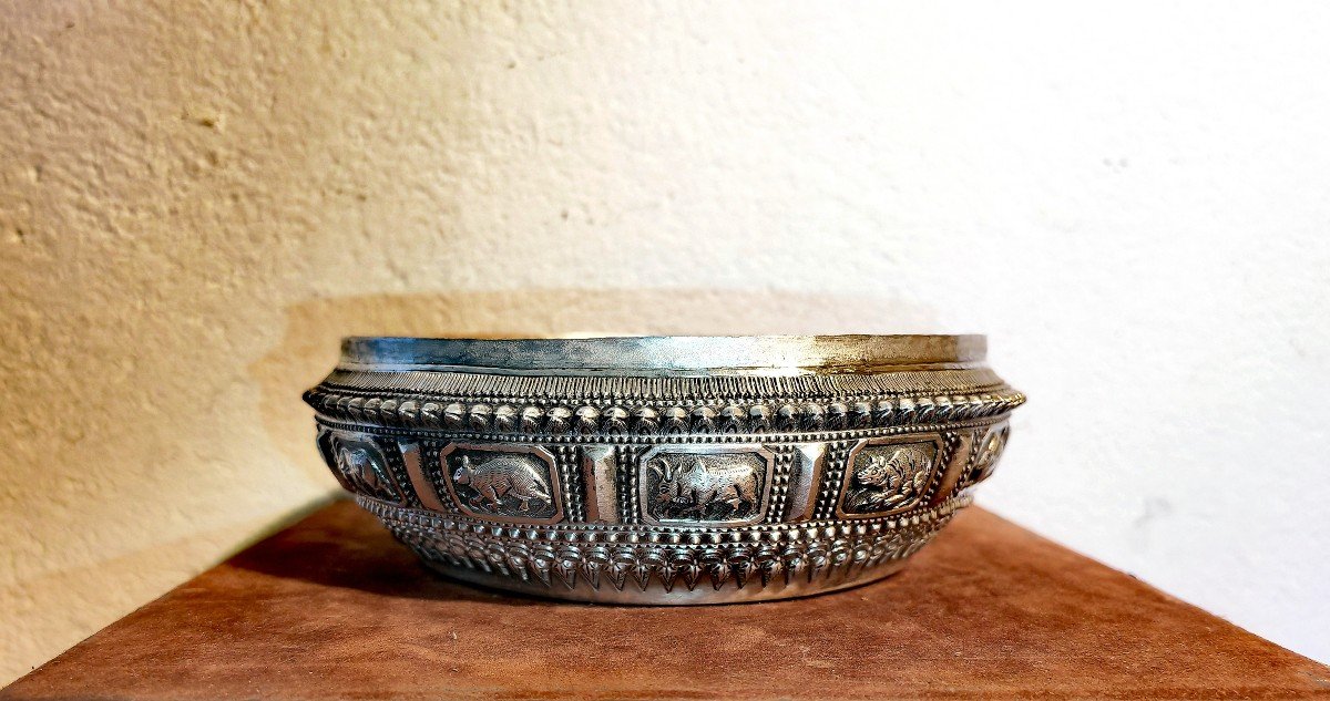 Large Silver Cup Or Box Without Lid Asia, Cambodia-thailand, Zodiac Animals, Ca. 1900-photo-3