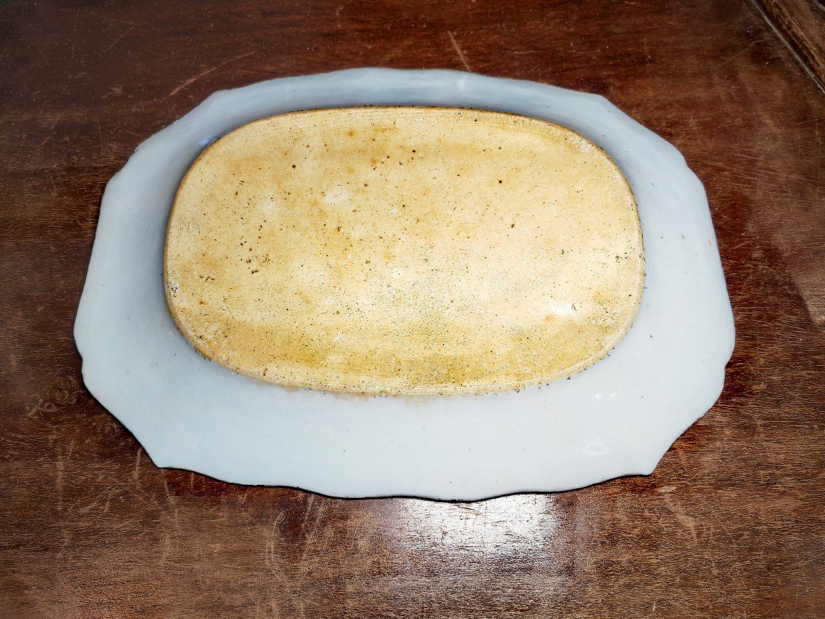 Great Chinese Porcelain For Export, Scalloped Dish, Floral Decor, 18th Century -photo-3
