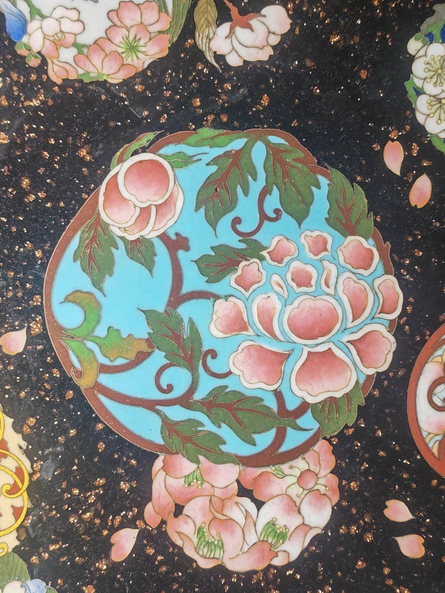 Beau Plat Émail Cloisonné, Rare Modèle Fond Noir, Paillettes Or, Décor Floral, Japon Meiji XIXe-photo-3