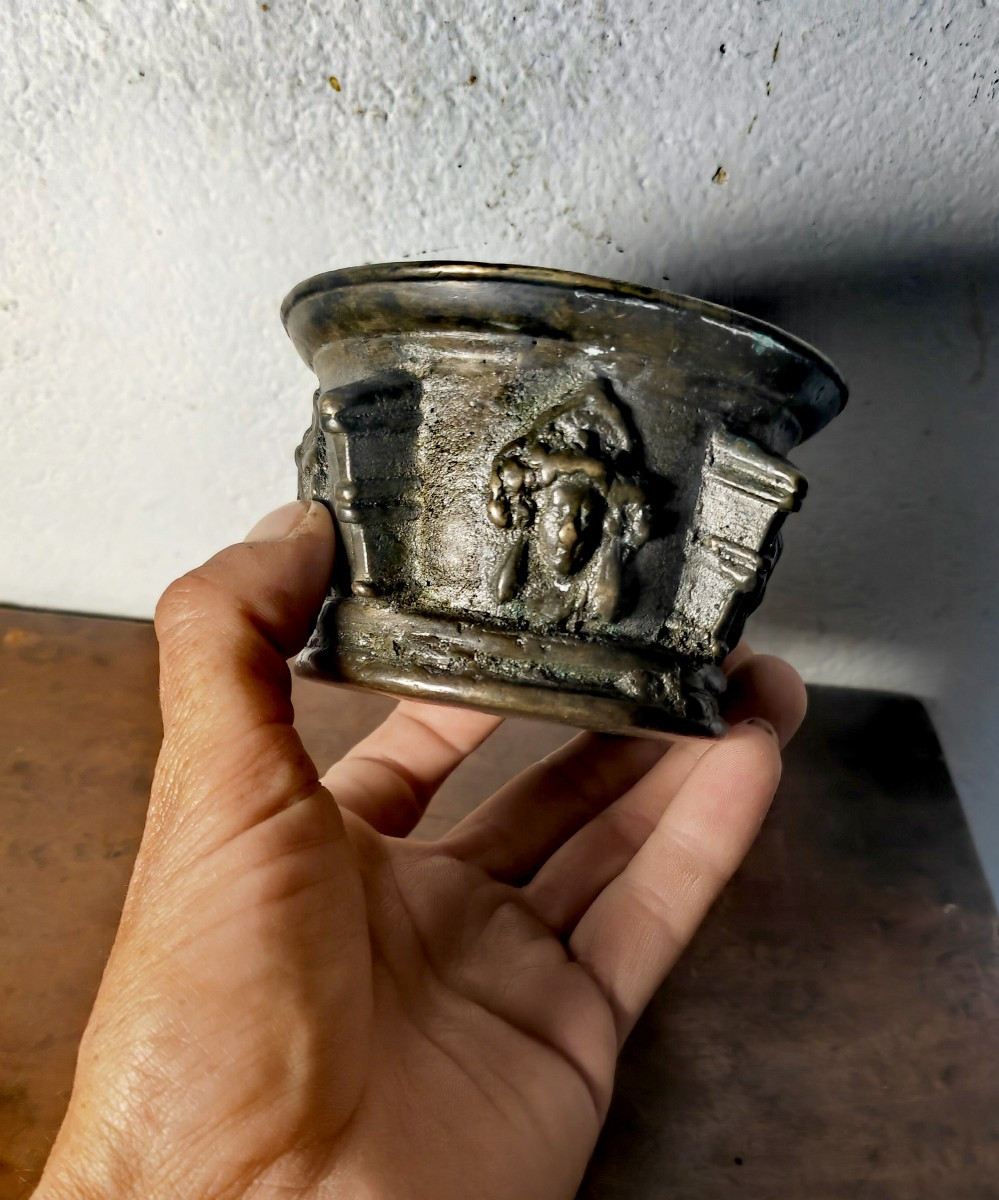Cute Small Bronze Mortar Model, Masks & Columns, France Or Spain Circa 1700-photo-2