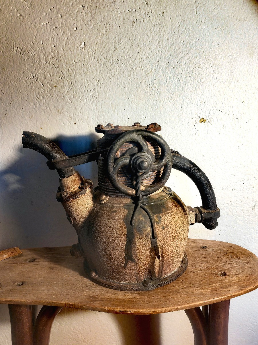 Etonnante Théière Grès Peint, Trompe l'œil Machine Industrielle, Jean Fontaine, Ca. 1970-80